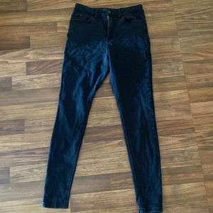black skinny jeans